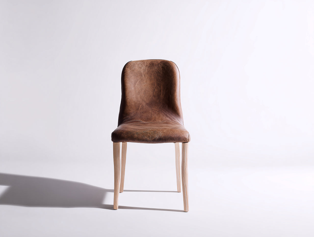 Silla de comedor Sillas de comedor tapizada en piel sintética 48x56x82 cm - marrón oscuro y madera natural - diseño moderno sin brazos